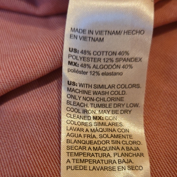 Chico's Lt Red Denim 3/4 Sleeve Top with Flared Cuffs, Size 3 - Picture 6 of 7